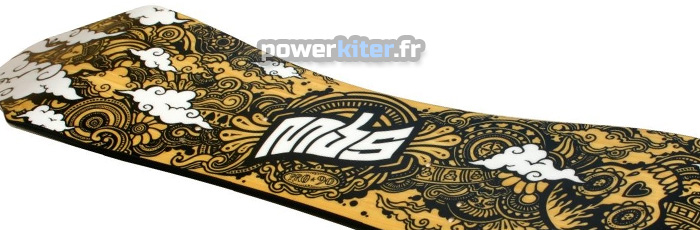 Mbs pro 90 mountainboard en bambou Zoom sur le plateau du MBS pro 90 avec placage bambou et fibre de vert