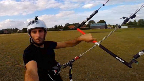 Valentin Fremeaux aux manettes de sa Flysurfer Peak